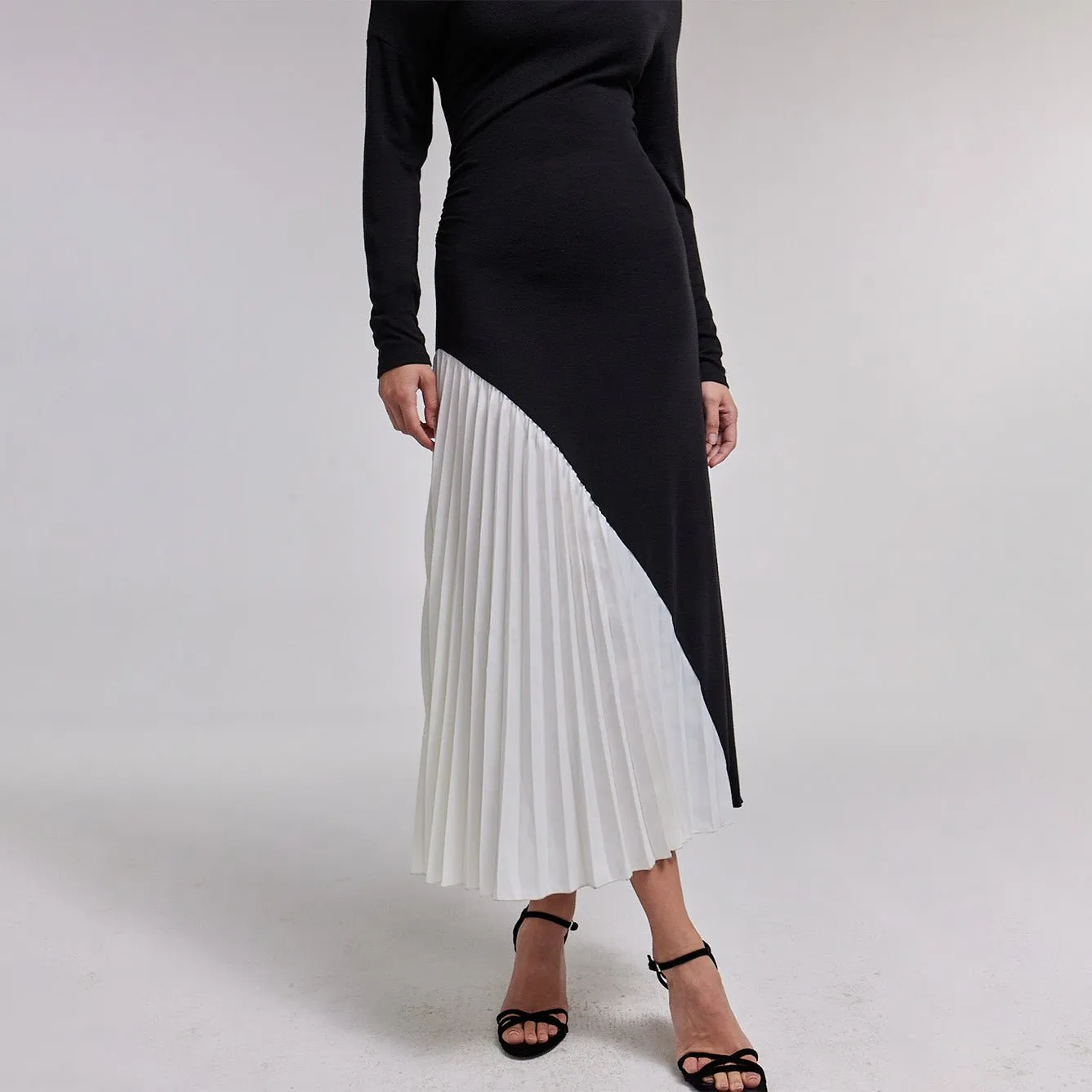 Asymmetric Neckline Pleated Maxi Dress