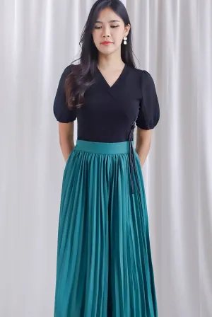 Chang Sleeved Oriental Tassel Button Top In Black