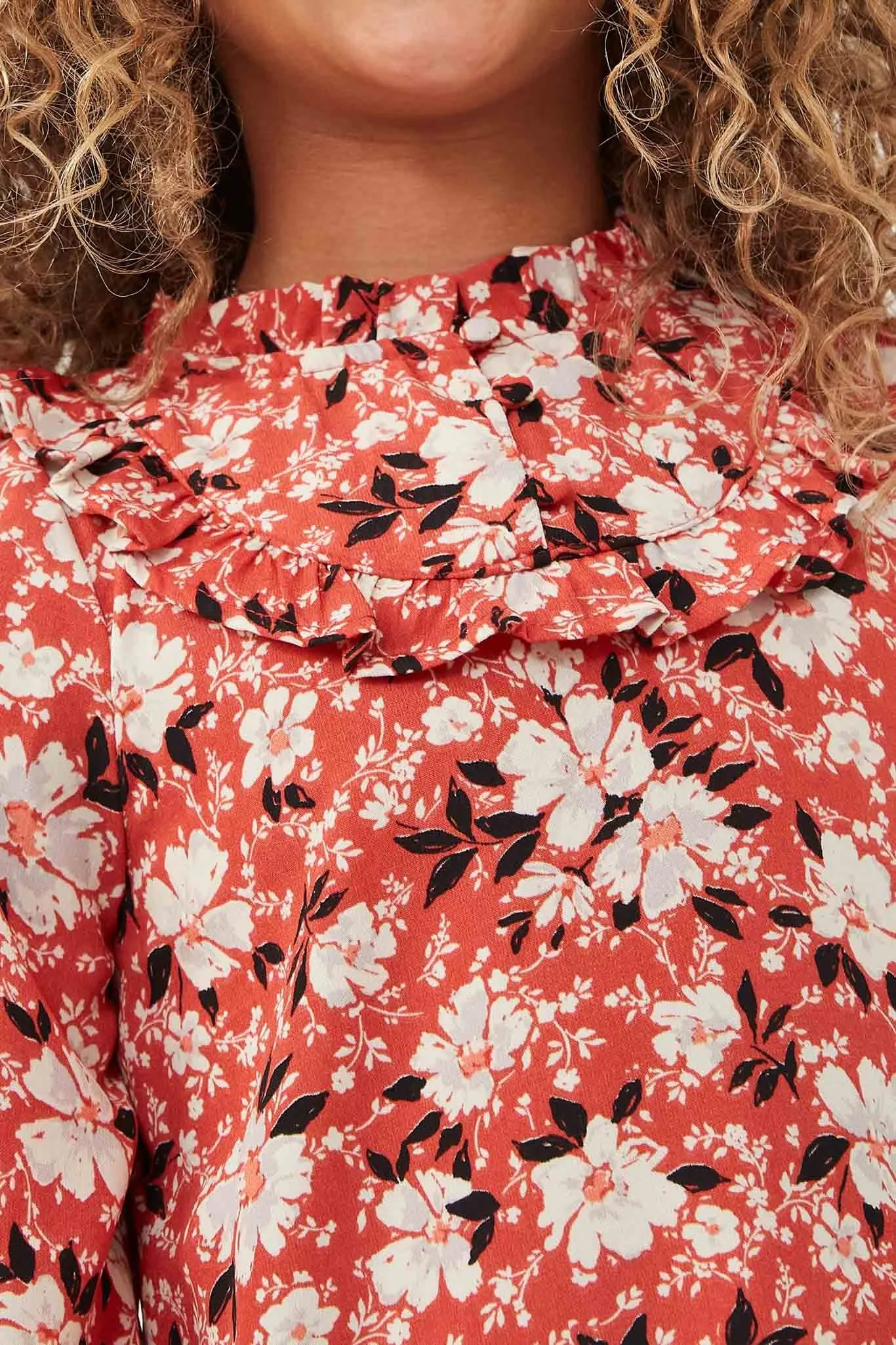 Floral Print Ruffled Collar Top