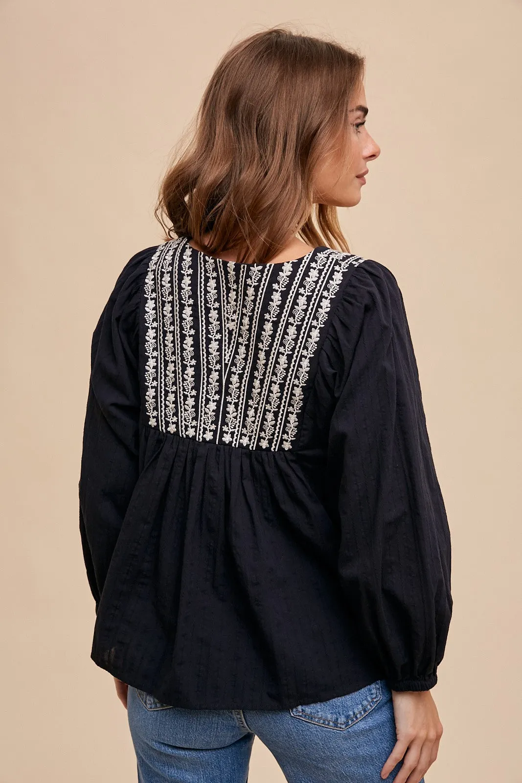 HARLOW EMBROIDERED TOP