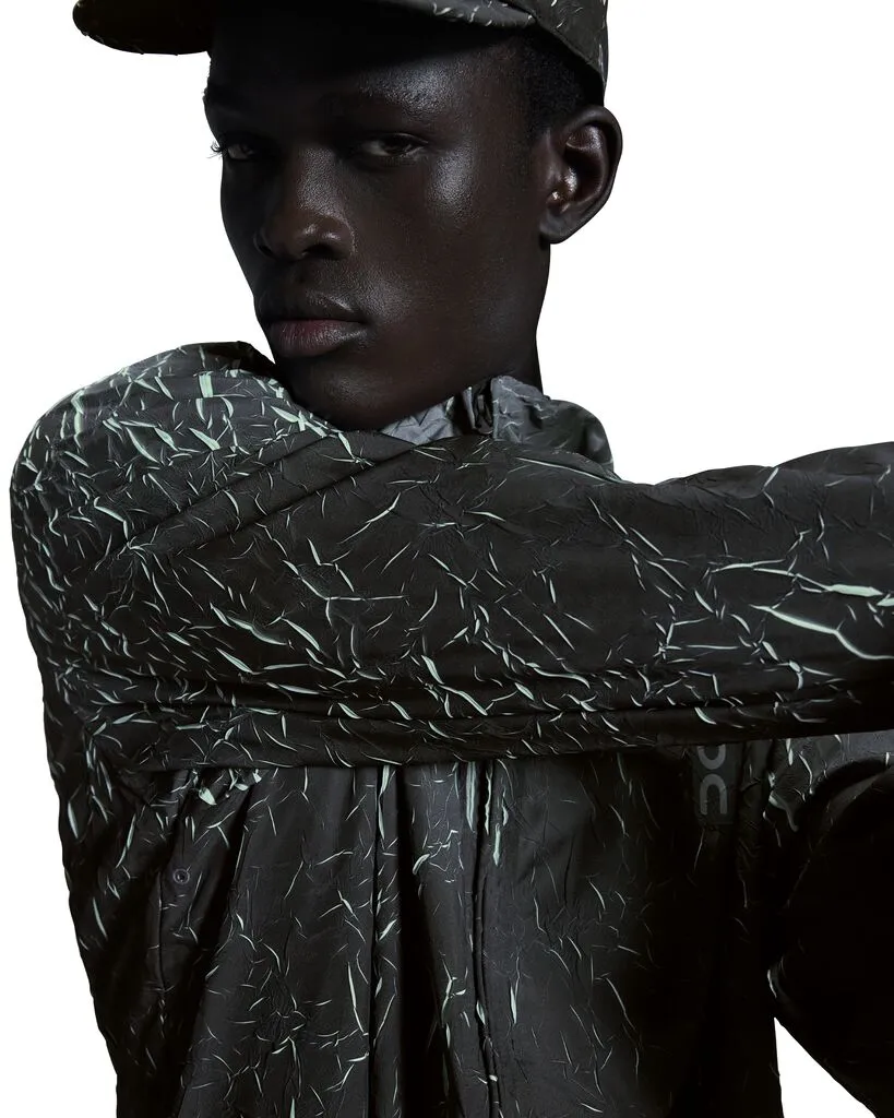 On Men's Pace Run Jacket Black / Lima