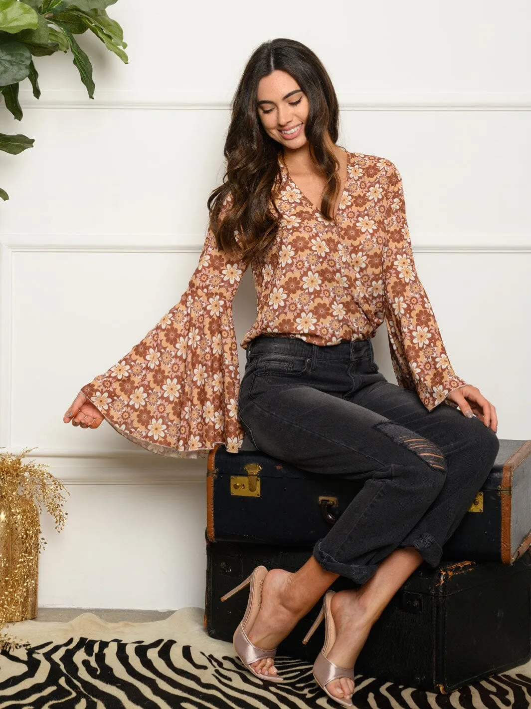 WOMEN'S LONG BELL SLEEVE FLORAL SURPLICE BODYSUIT