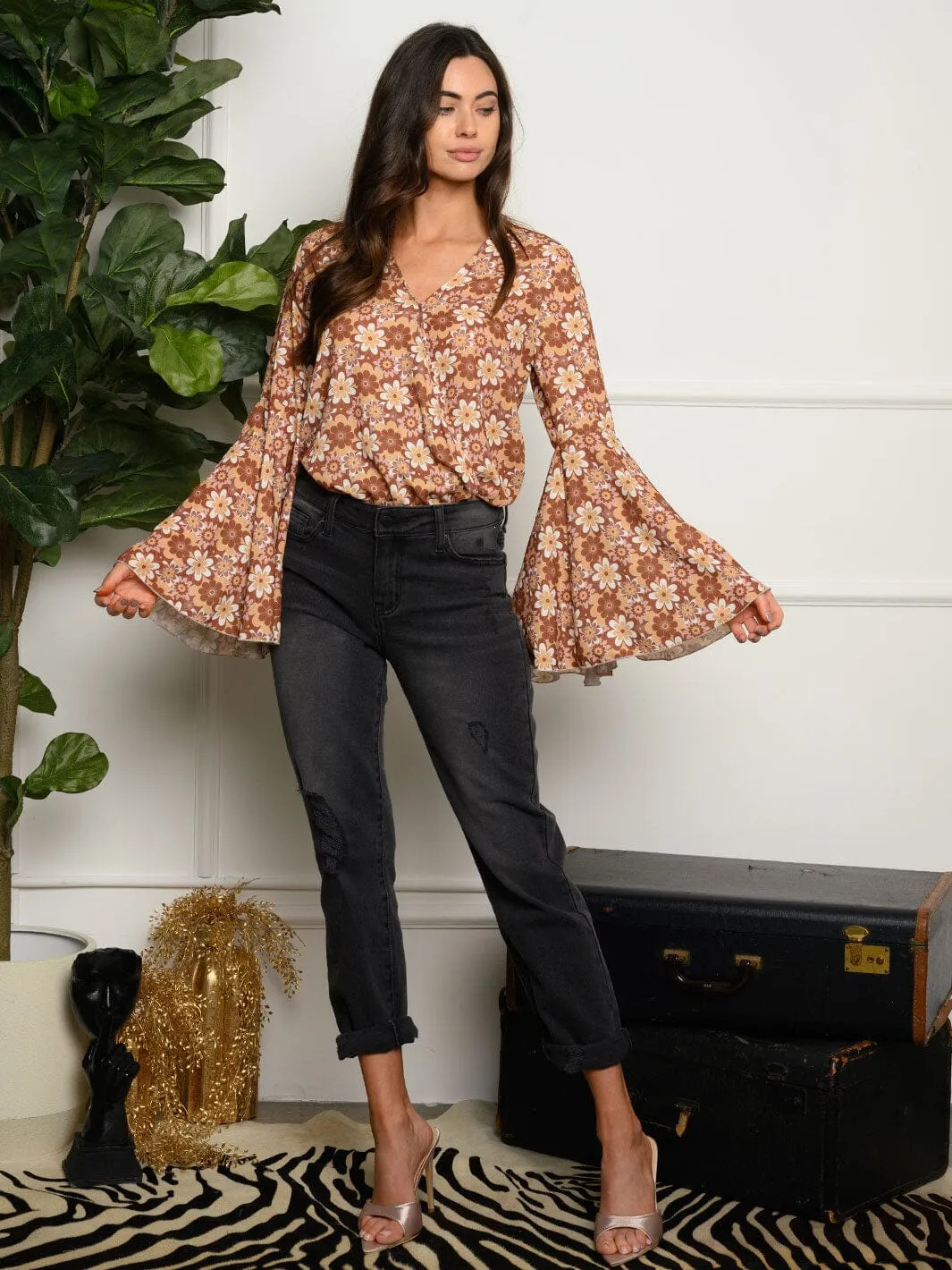WOMEN'S LONG BELL SLEEVE FLORAL SURPLICE BODYSUIT