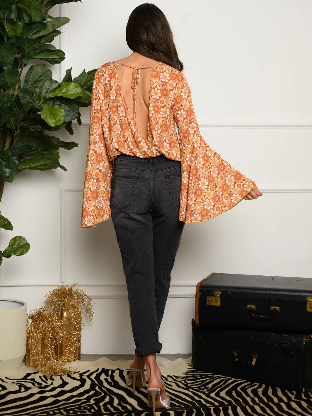 WOMEN'S LONG BELL SLEEVE FLORAL SURPLICE BODYSUIT