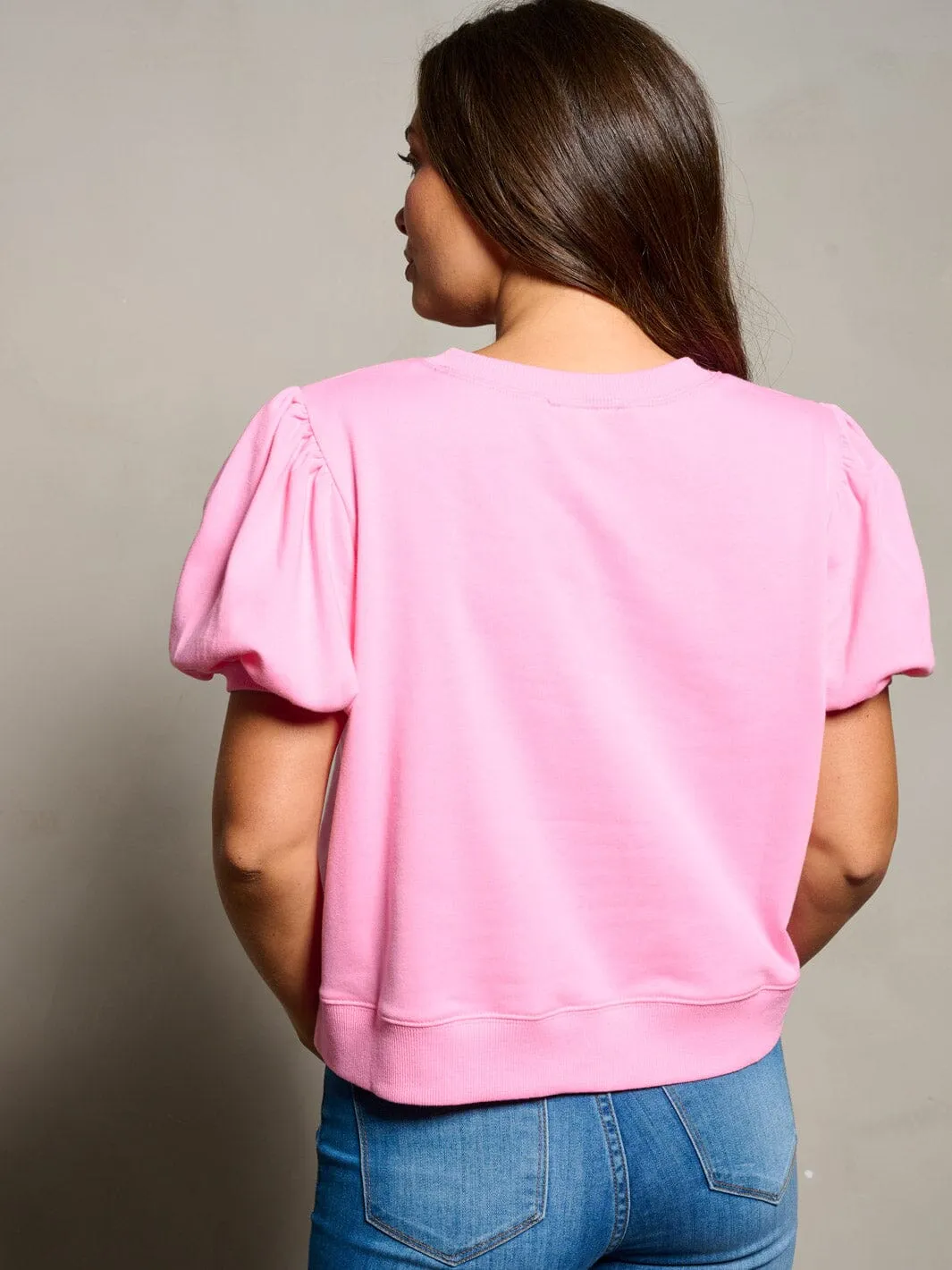 WOMEN'S SHORT PUFF SLEEVE XOXO GRAPHIC BLOUSE TOP